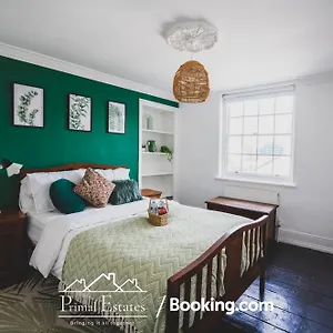  Apartment Three Bedroom Townhouse By Primal Estates Short Lets In Brighton